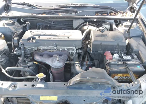 2004 Toyota Camry Le z USA, uszkodzony, nr VIN 4T1BE32KX4U877017